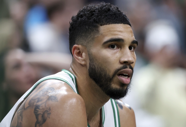 京海策略 只用了8年！真理皮尔斯15个赛季书写的纪录，今天被塔图姆打破