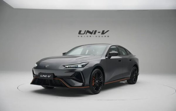 大财配资 2.0T大溜背 四出排气+电动尾翼 年轻人的“小A7”来了